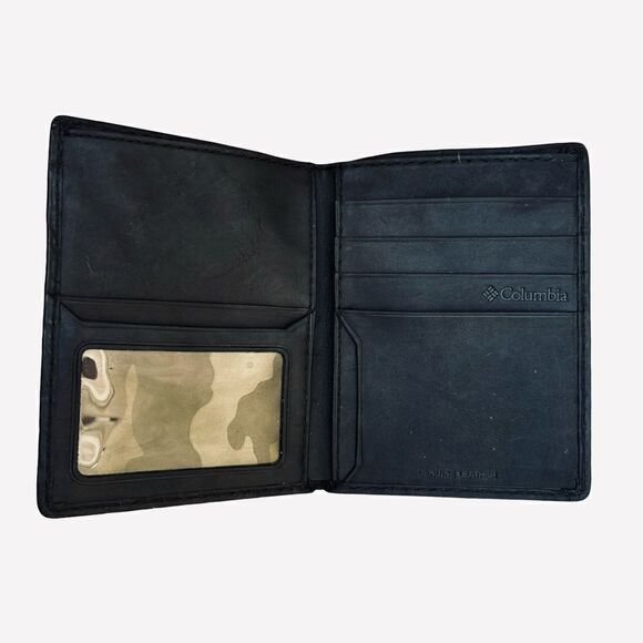 Columbia Passport Holder - Picture 3 of 6
